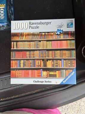Ravensburger 1000 pc puzzle - Bookshelf challenge Puzzle
